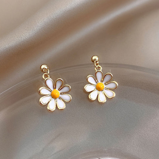 S925 Silver Needle Oil Dropping White Small Daisy Earrings