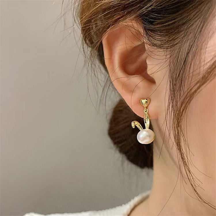 Fashion rabbit Pearl cute bunny pendant love earrings