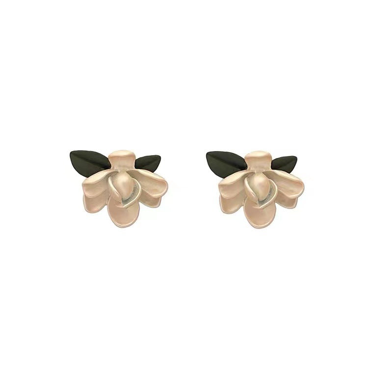 Gardenia baroque vintage earrings