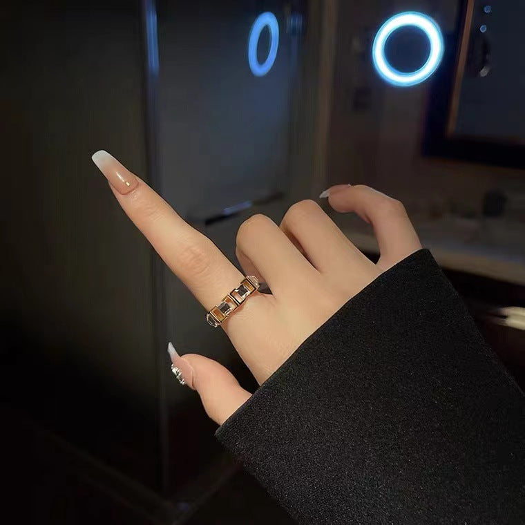 Micro-set Zircon Vintage Ring