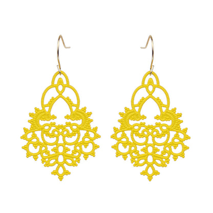 Multi-color leaf-shaped hollow earrings