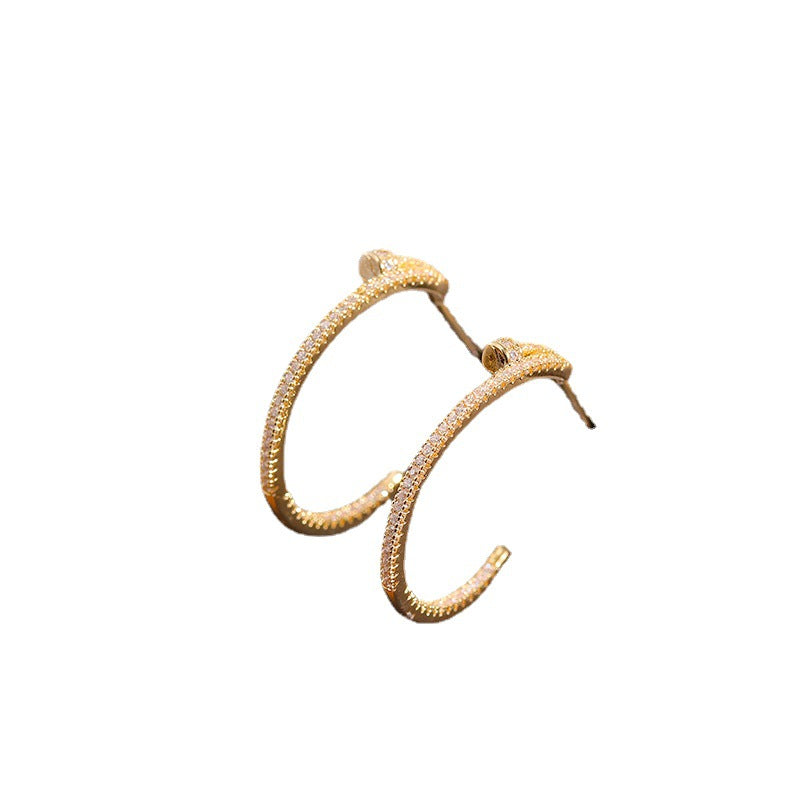 C-shaped fashion earrings