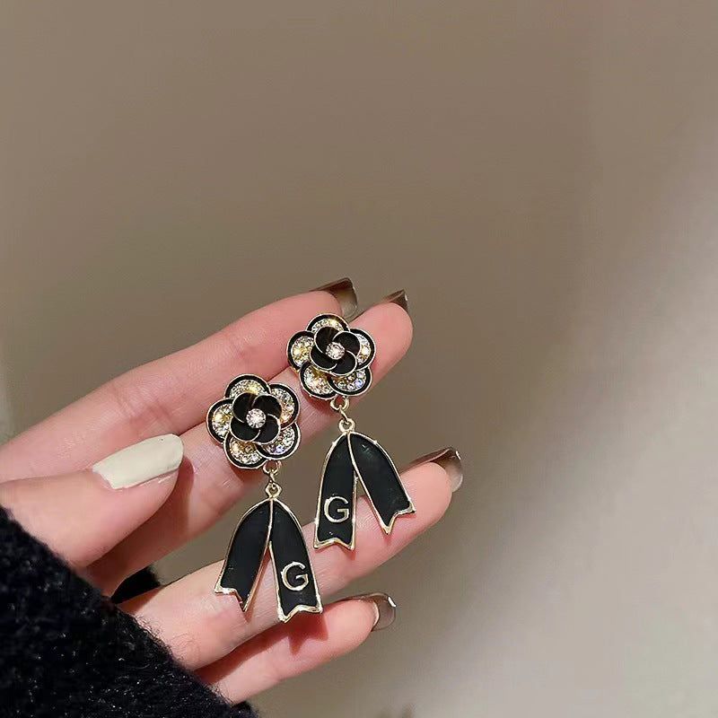 S925 silver pin black diamond-set lettering floral earrings