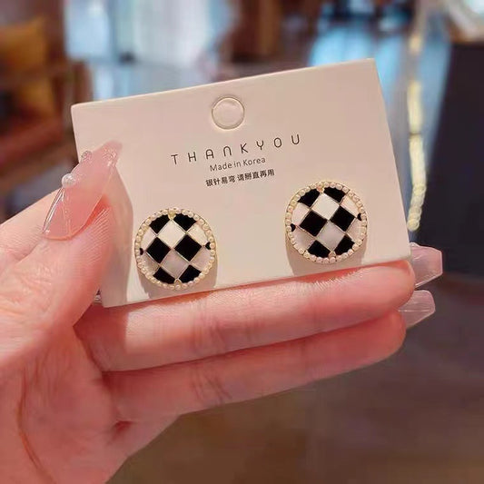 S925 silver pin ins round chessboard pearl zircon earrings