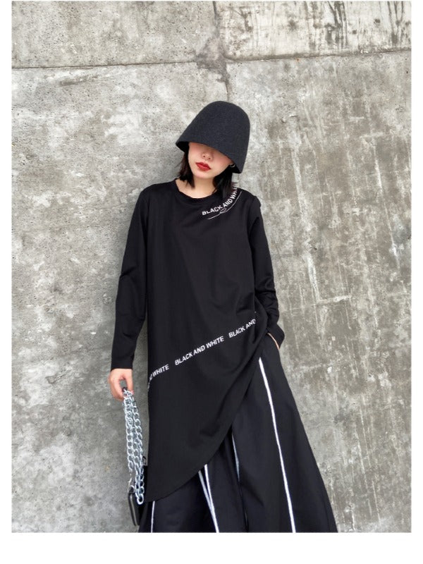 Loose Cropped Asymmetric Letter Printed T-Shirt