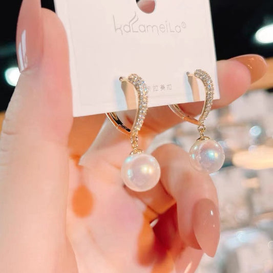 Pearl love earrings
