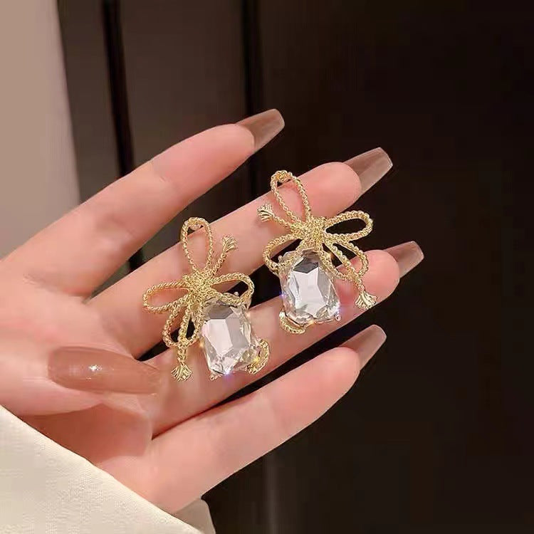 S925 silver needle knotted diamond earrings