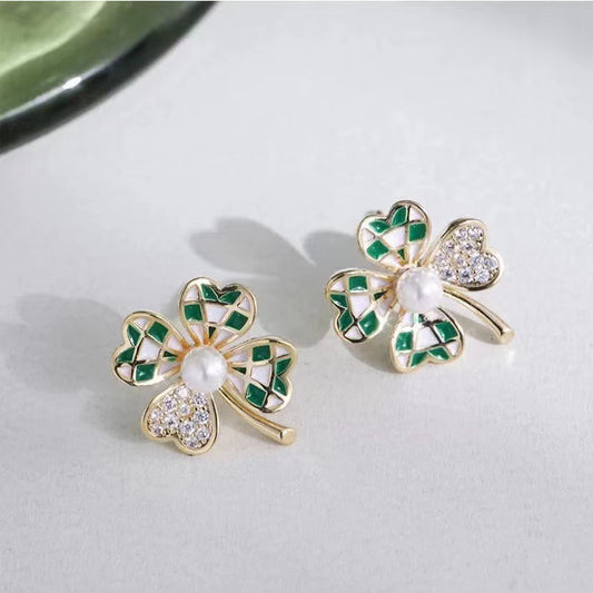 S925 silver needle fashion simple diamond green check pearl clover earrings