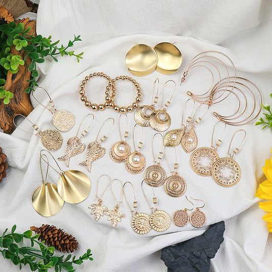 Pearl gold geometric earrings