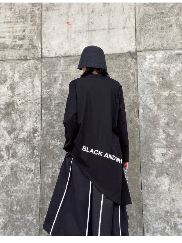 Loose Cropped Asymmetric Letter Printed T-Shirt