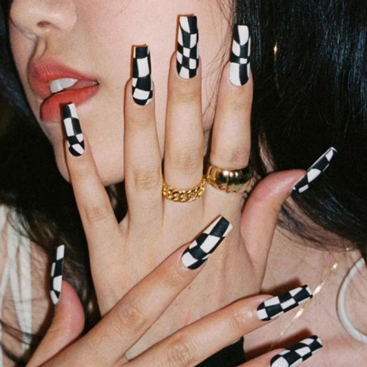 Black and white checkerboard PRESS ON NAILS
