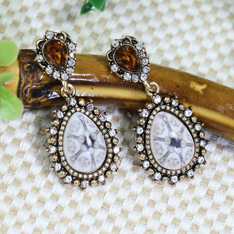 Geometric water drop shell earrings