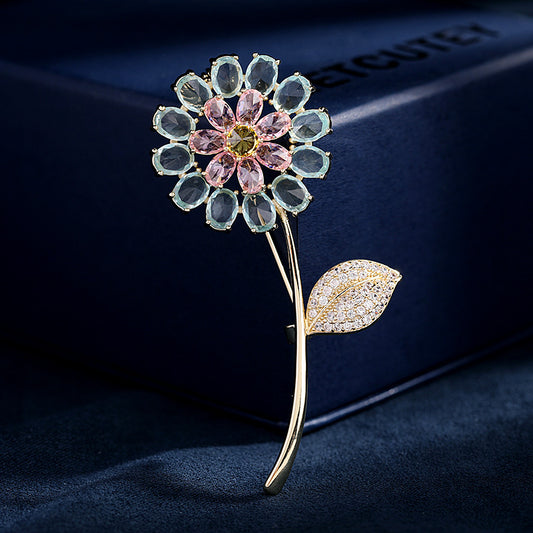 Zircon inlaid outer sunflower Brooch
