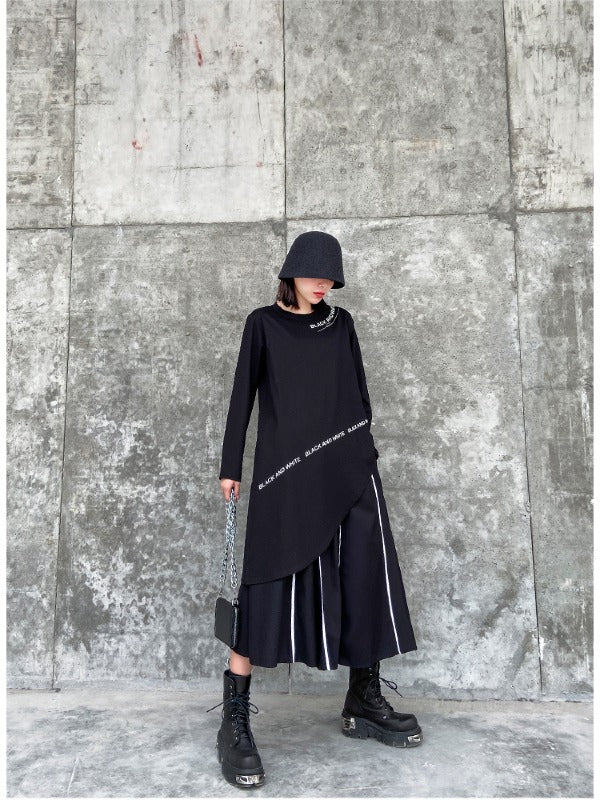 Loose Cropped Asymmetric Letter Printed T-Shirt