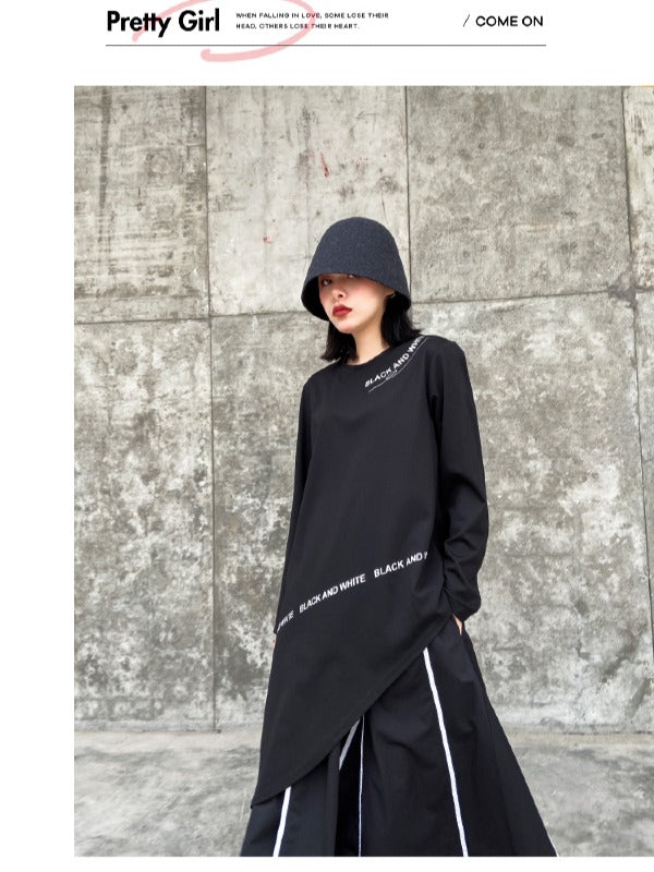 Loose Cropped Asymmetric Letter Printed T-Shirt