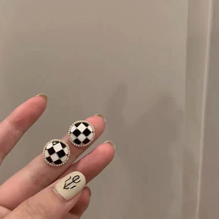 S925 silver pin ins round chessboard pearl zircon earrings