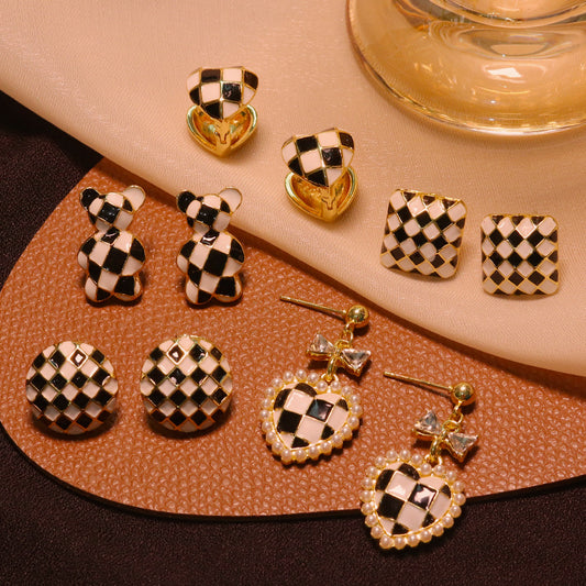 S925 silver needle black and white checkerboard earrings