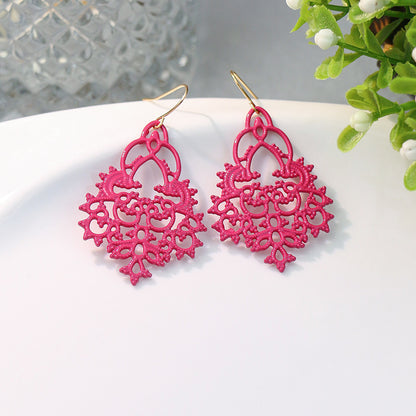 Multi-color leaf-shaped hollow earrings