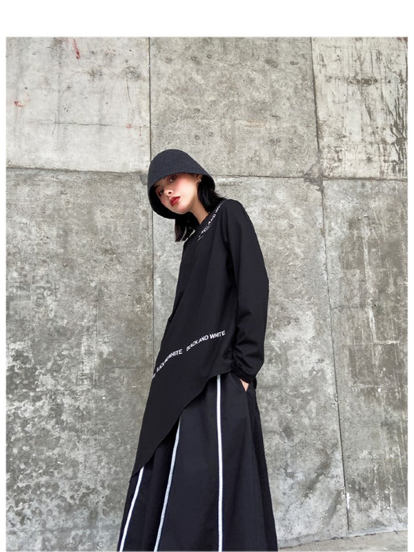 Loose Cropped Asymmetric Letter Printed T-Shirt