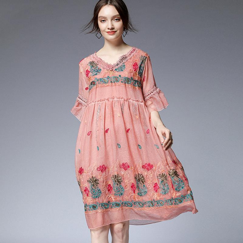 Plus Size Floral Embroidery Flare Sleeve Dress