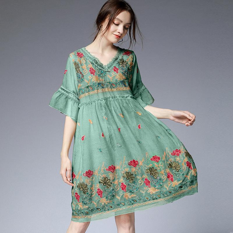 Plus Size Floral Embroidery Flare Sleeve Dress