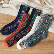 Custom selection (5 pairs): You can leave us a message about the color of your favorite socks and the number of those color.