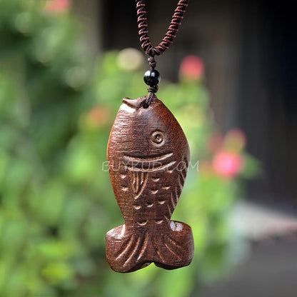 Women vintage wood necklace