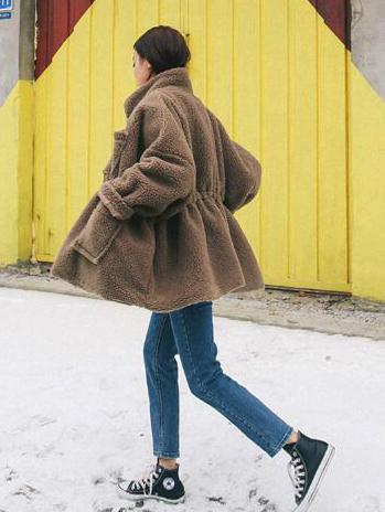 WARM LACE-UP BUTTON OUTWEAR