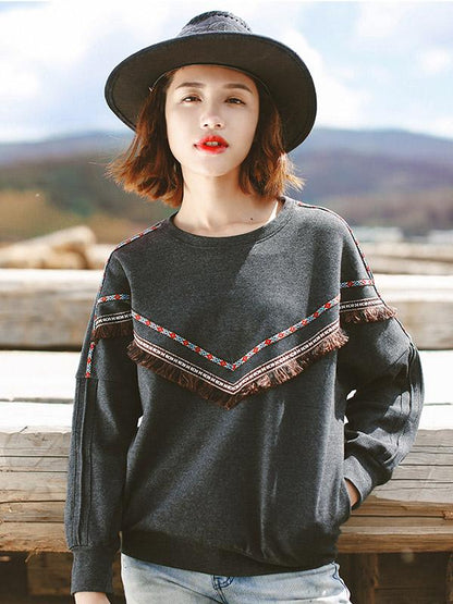 Loose Tasseled Embroidered Sweatshirt