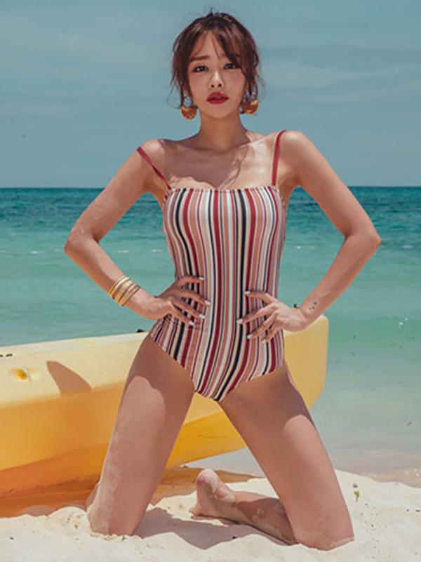 Striped-Print Strapless One-Piece Swimwear