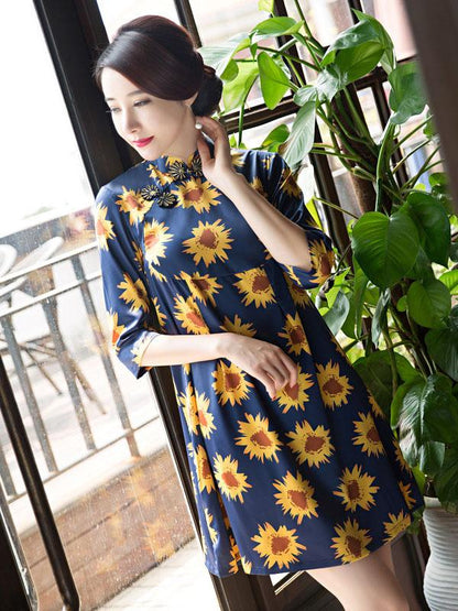 Elegance Frog Half Sleeves Stand Collar Slim Short Cheongsam
