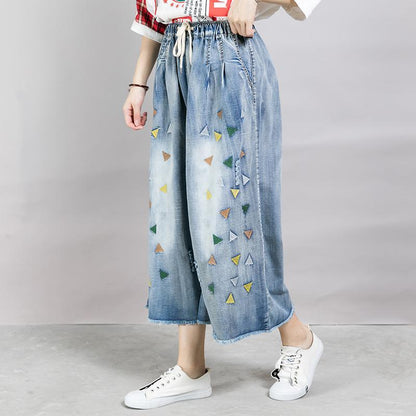 Embroidered Triangle Frayed Burr Casual Jeans