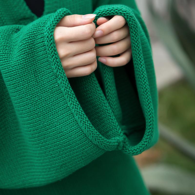 Buykud Simple Solid Color V-neck Ultra-loose Sweater