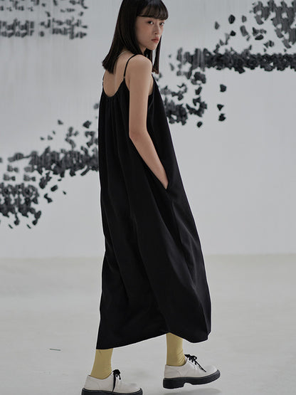 Leisure Fashion Loose Solid Color Pleated Spaghetti-Neck Midi Dress