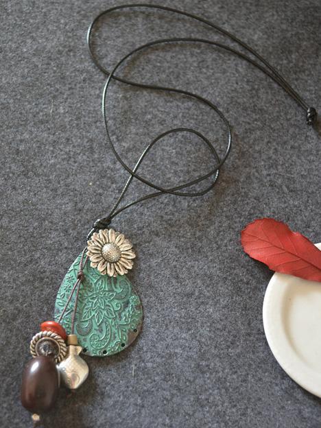 Flower Pendant Sliver Necklace