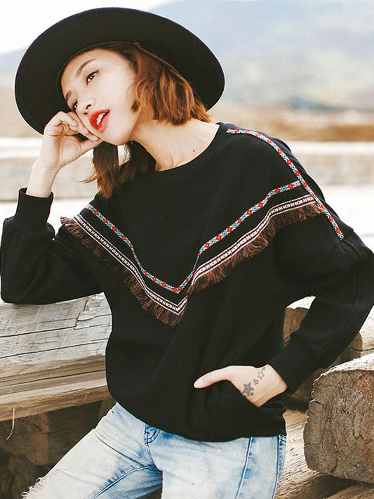 Loose Tasseled Embroidered Sweatshirt