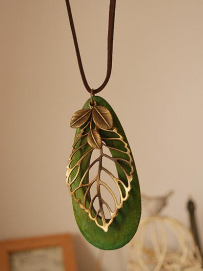 Retro National Wood Necklace