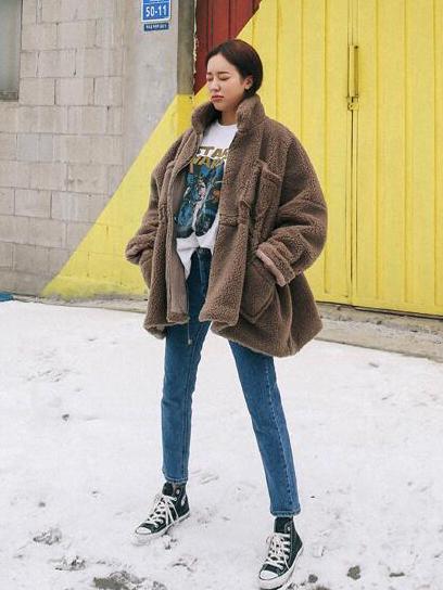 WARM LACE-UP BUTTON OUTWEAR