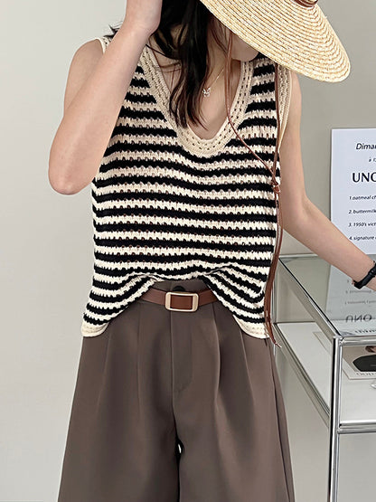 Simple Black White Contrast Color Knitting Vest Top