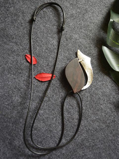 Simple Leaf Pattern Necklace