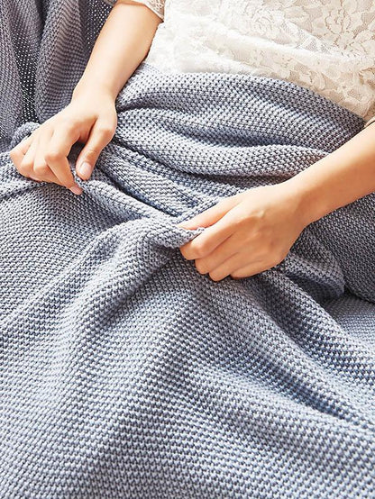 Leisure Tasseled Knitted Blanket